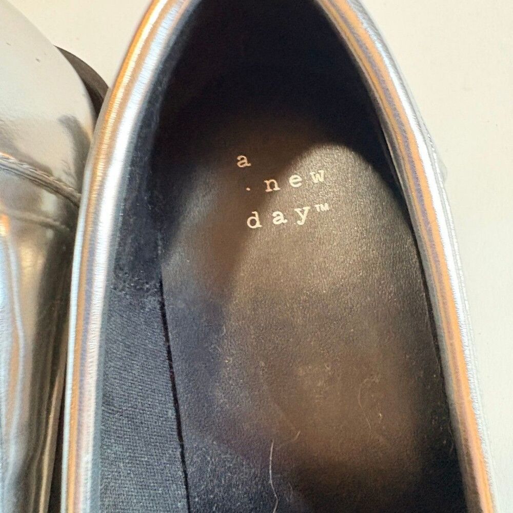 A New Day Women's Silver Penny Loafer Memory Foam Insole Flats 8 - NEW (w/o box) - Picture 6 of 10